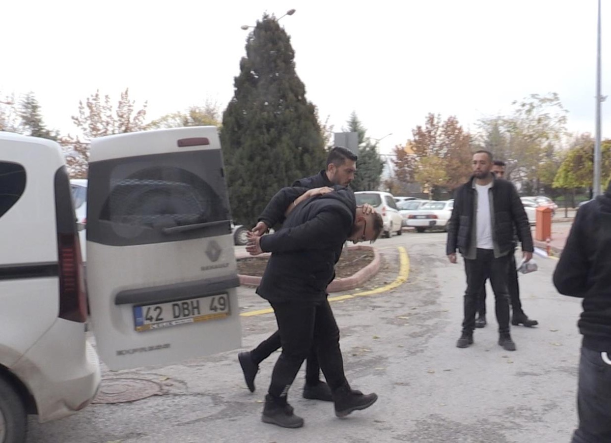 Konya\'da barınaktaki hayvanların telef edildiği iddiasına ilişkin 2 şüpheliye gözaltı