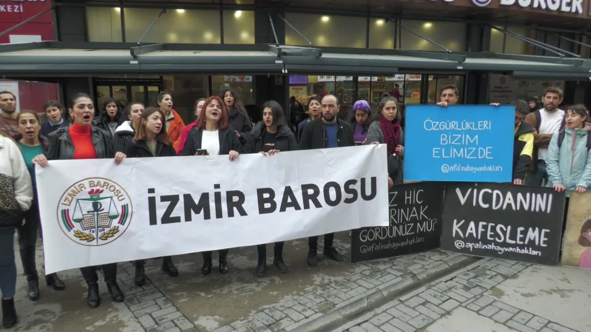 Konya\'daki Barınakta Yaşanan Vahşete İzmir\'den Tepki: "Barınaklarınız Kan Kokuyor"