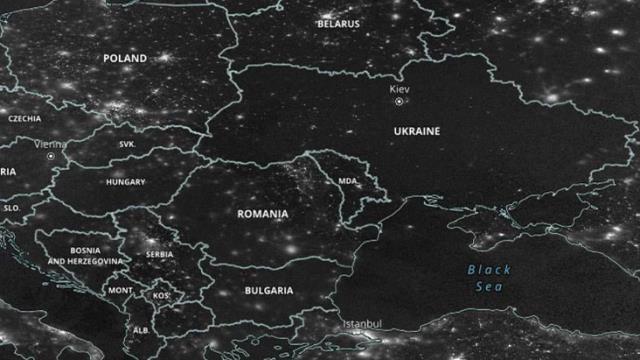 Rusya'nın füze saldırıları sonrasında Ukrayna karanlığa gömüldü Rusya'nın füze saldırıları sonrasında Ukrayna karanlığa gömüldü
