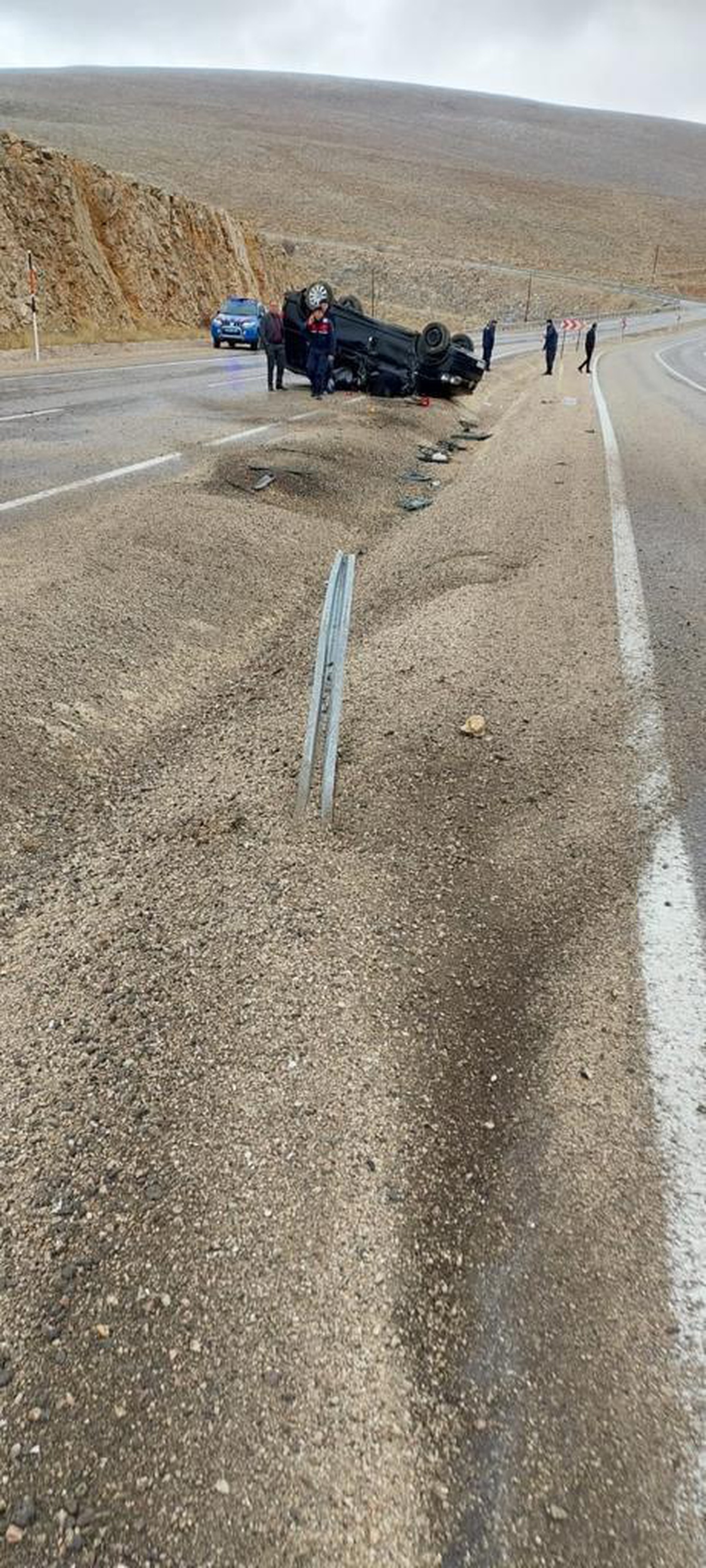 Sivas\'ta iki ayrı trafik kazasında biri ağır 7 kişi yaralandı
