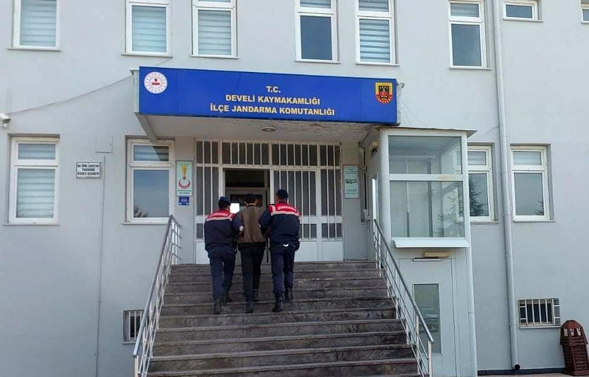 Yurda kaçak yollarla giren PKK\'lı yakalandı