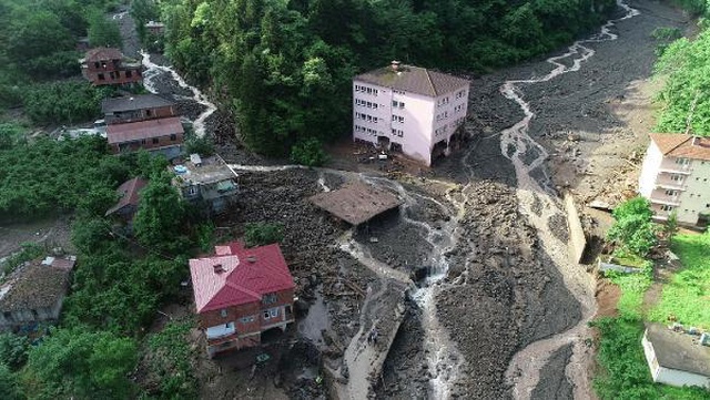 8 kişinin öldüğü afette rapor ortaya çıktı: Dereye kontrolsüz hafriyat dökülmüş 8 kişinin öldüğü afette rapor ortaya çıktı: Dereye kontrolsüz hafriyat dökülmüş