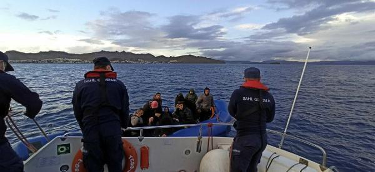 Bodrum açıklarında geri itilen 19 kaçak göçmen kurtarıldı