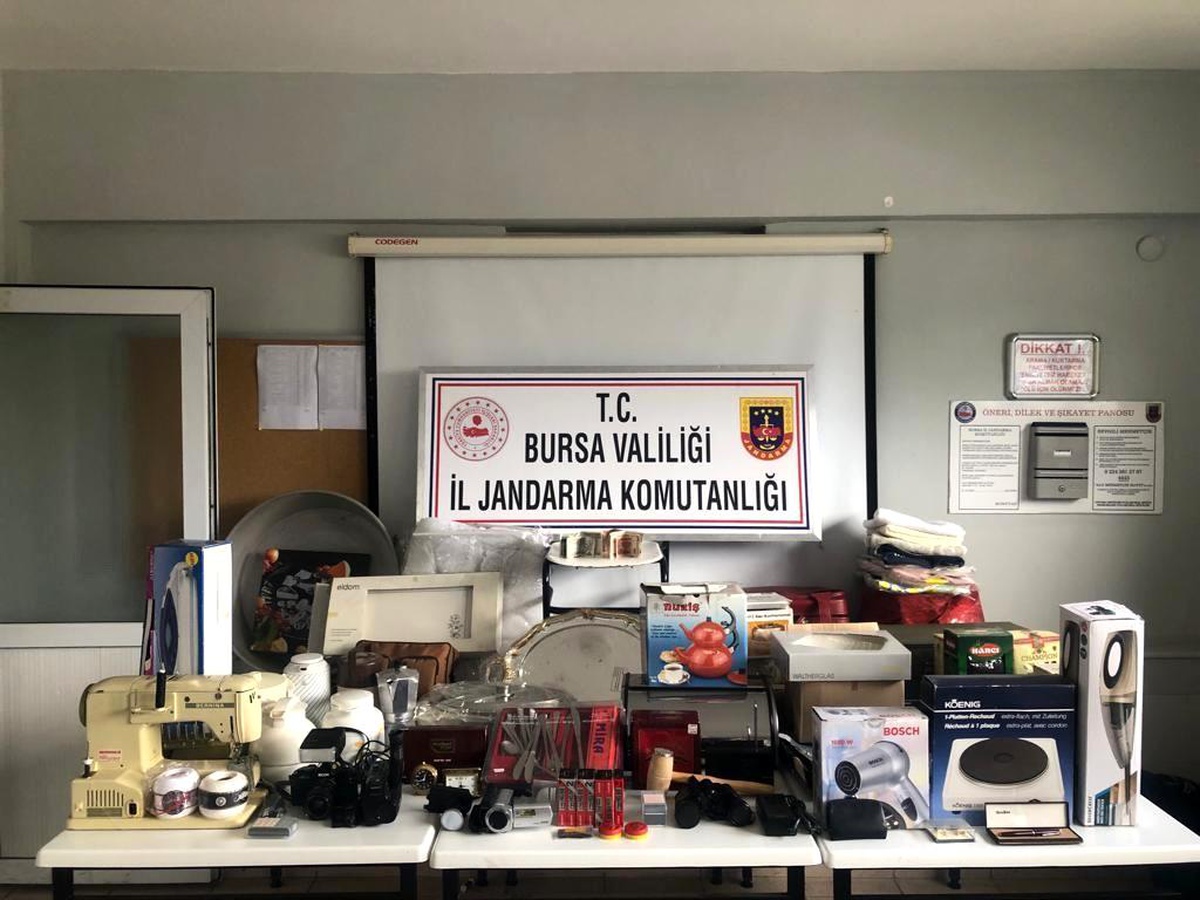Bursa\'da 71 suçtan kaydı olan hırsızlık zanlısı kıskıvrak yakalandı