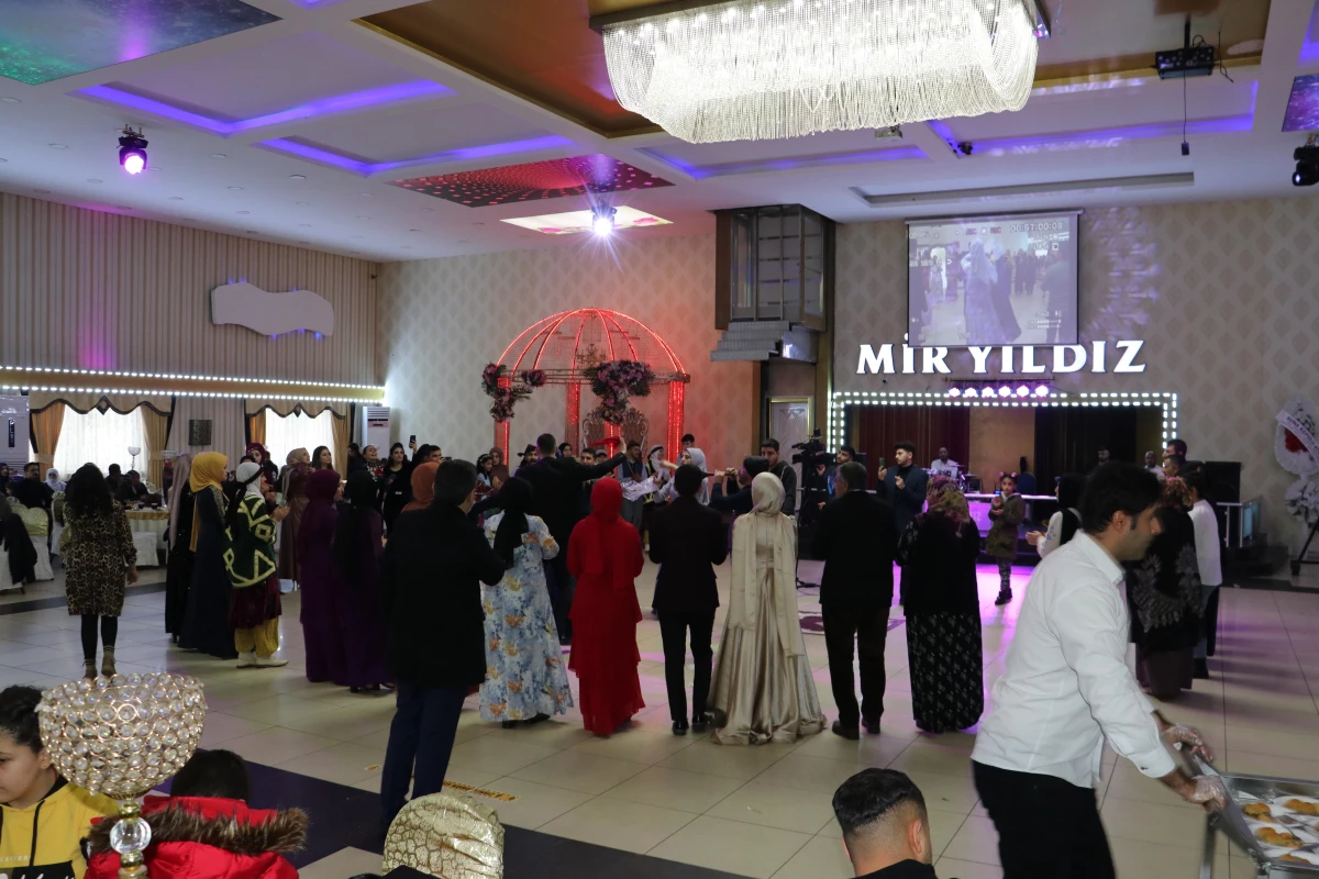 Diyarbakır annesi, terörün pençesinden kurtardığı evladına nişan yaptı