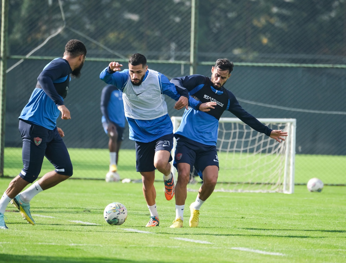 Hatayspor, lige verilen arada antrenmanlarını sürdürüyor