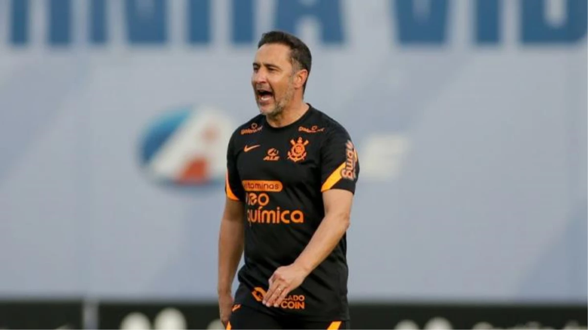 Corinthians ile yollarını ayıran Vitor Pereira, Flamengo yolcusu