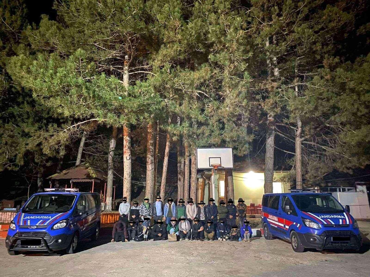 Kırklareli\'nde 165 kaçak göçmen yakalandı