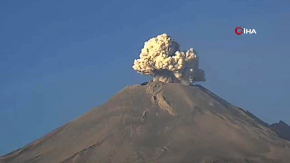 Meksika\'da Popocatepetl Yanardağı\'nda 3 yeni patlama