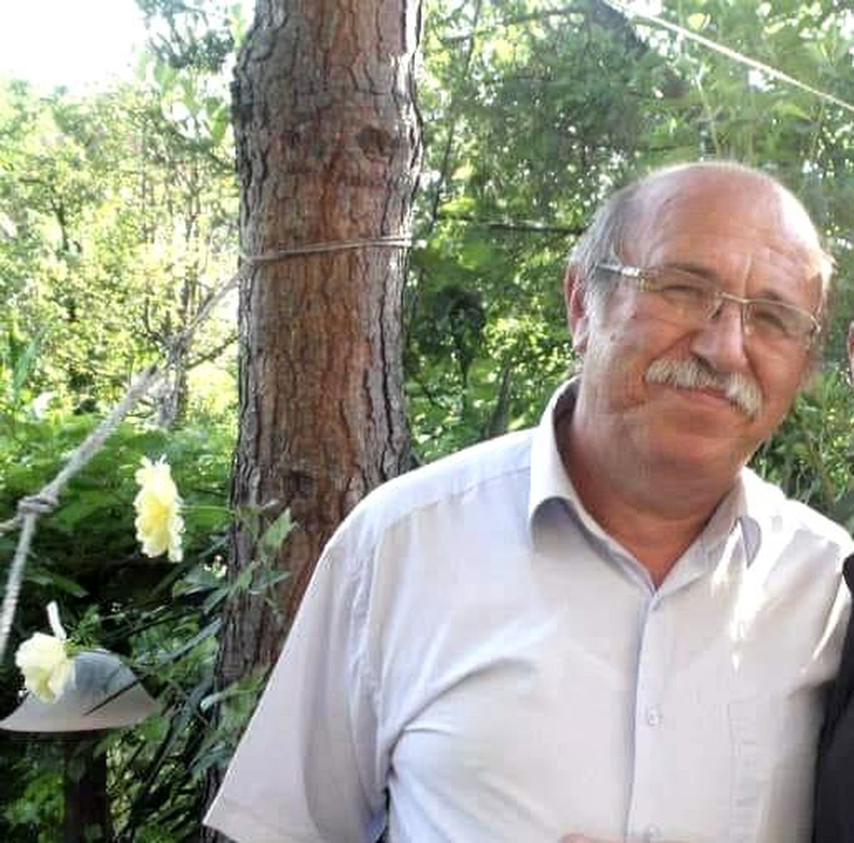 Merdivenlerden düşen adam hayatını kaybetti