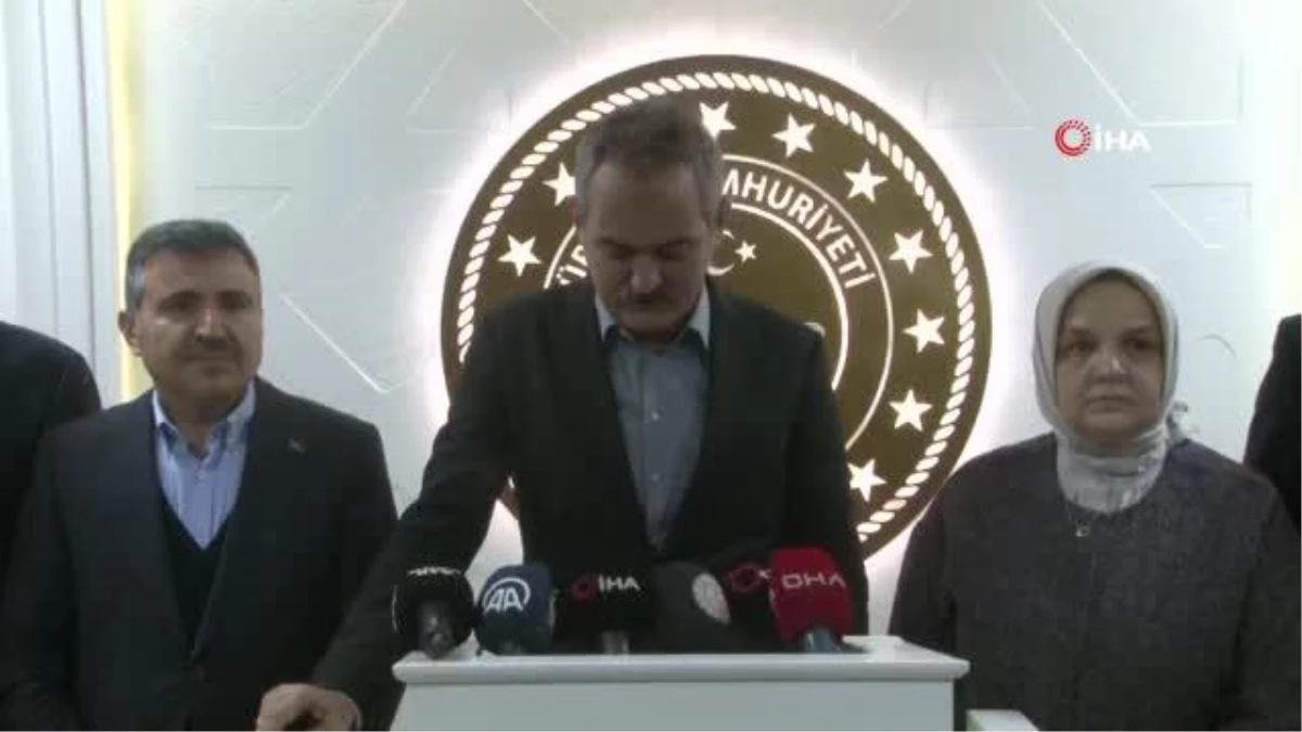 Milli Eğitim Bakanı Mahmut Özer: "Düzce\'deki okulları 1 haftalığına tatil ediyoruz"