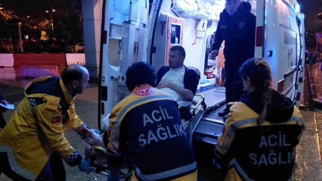 Samsun'da silahlı saldırıda 2 kişi öldü, 3 kişi yaralandı Samsun'da silahlı saldırıda 2 kişi öldü, 3 kişi yaralandı