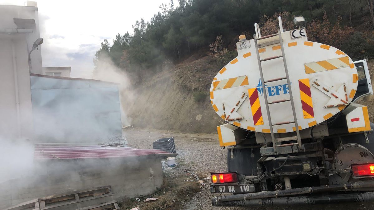 Sinop\'ta tekstil fabrikasında çıkan yangında 10 kişi dumandan etkilendi