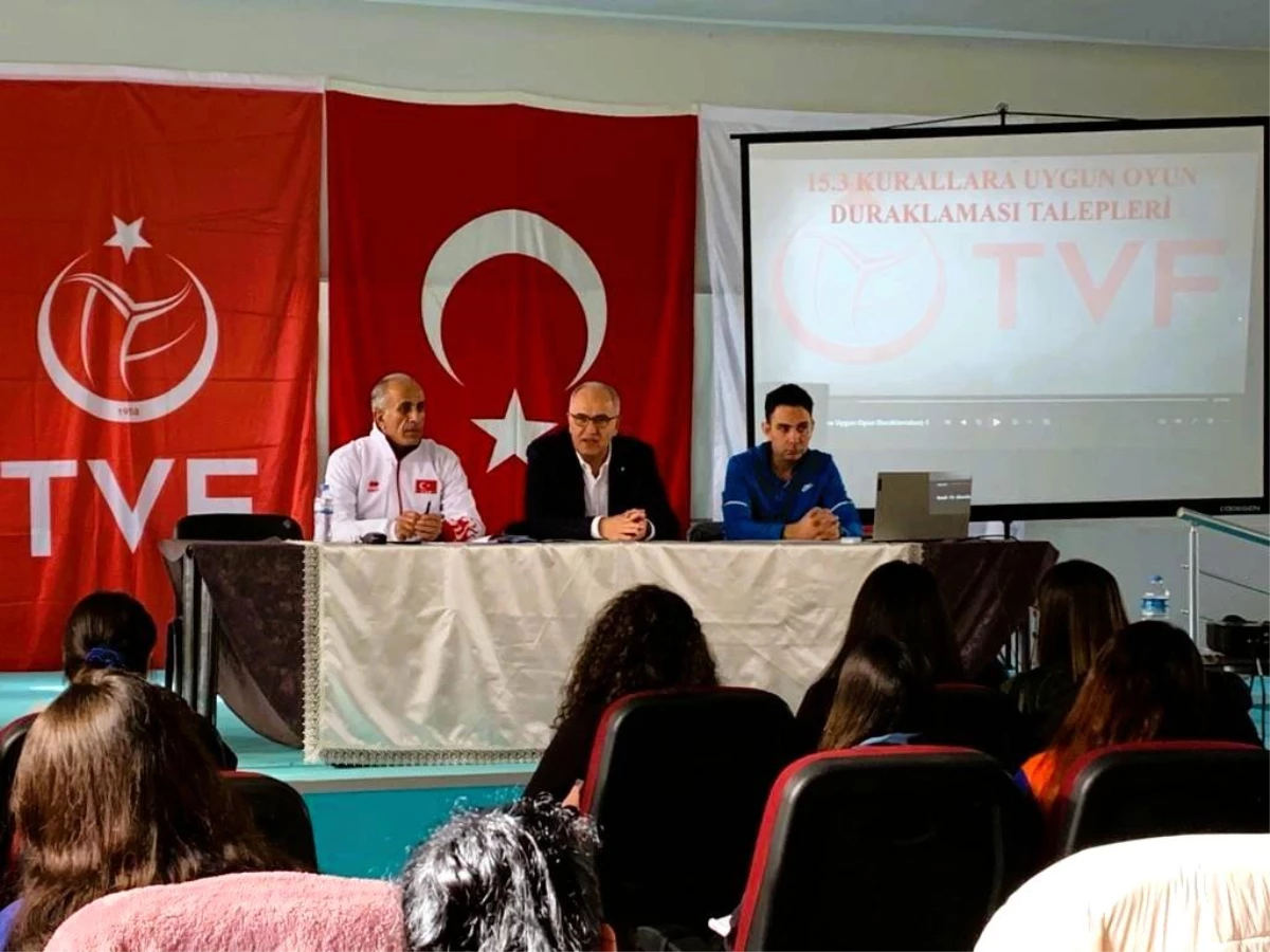 TVF Başkanı Üstündağ, Adana\'da aday hakem kursunu ziyaret etti