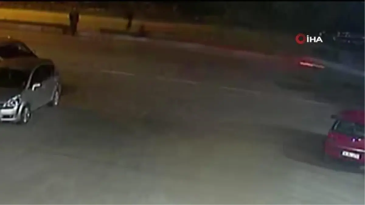 Yayaların arasına dalmıştı, dehşete düşüren kazanın görüntüleri ortaya çıktı