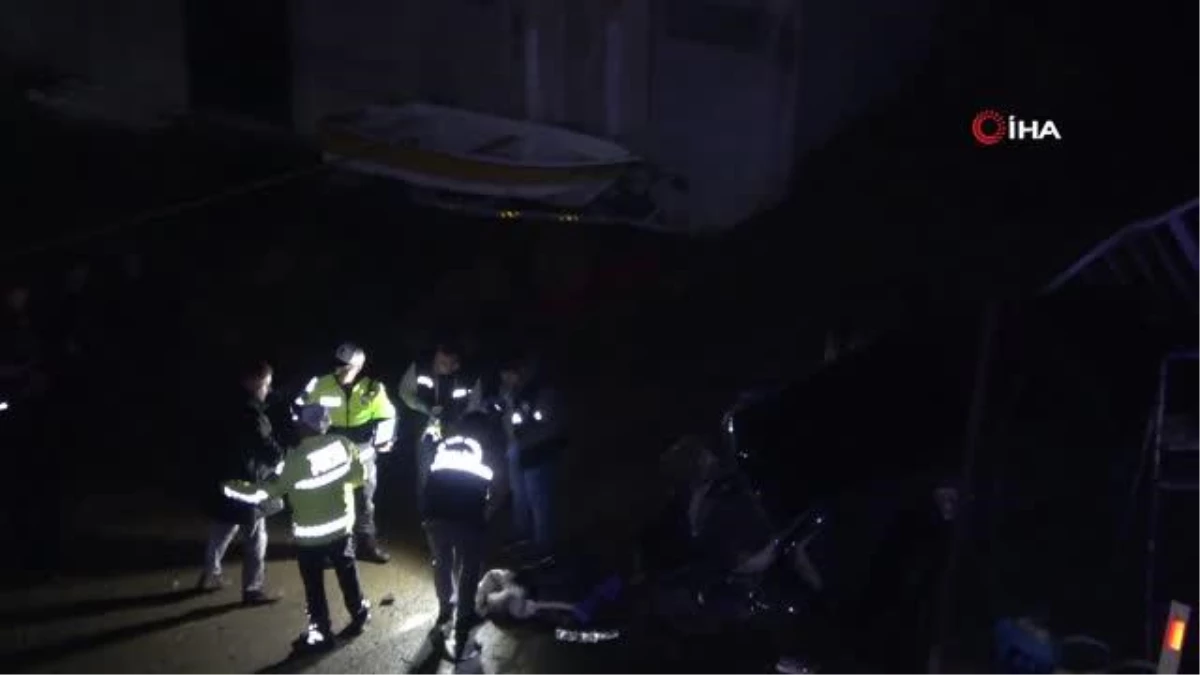 Rize\'de bariyerlere çarpan araç 3 metrelik duvardan düştü: 2 ölü, 3 ağır yaralı