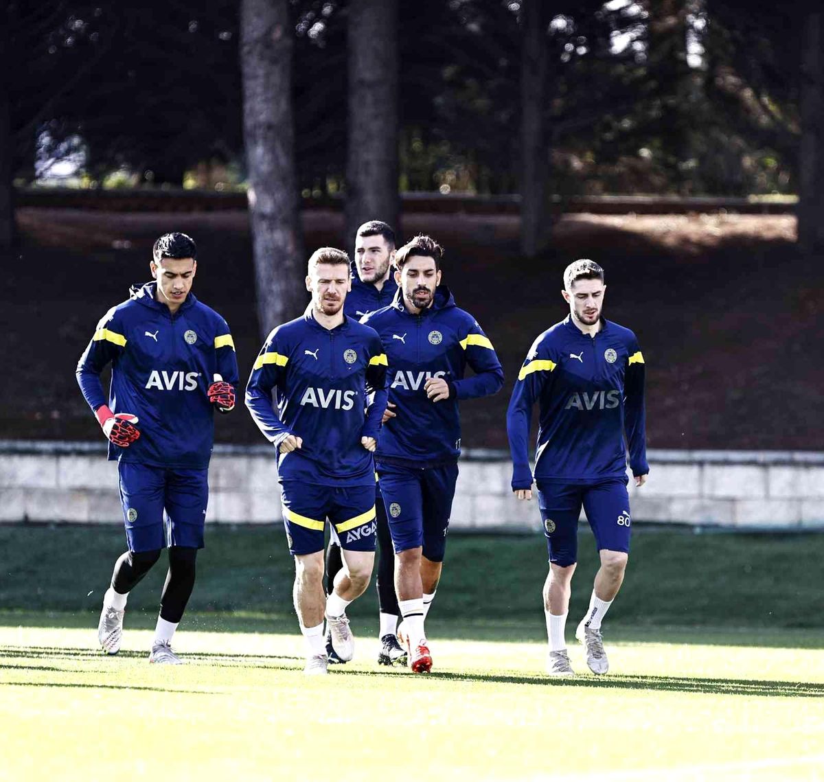 Fenerbahçe\'de hazırlıklar sürüyor