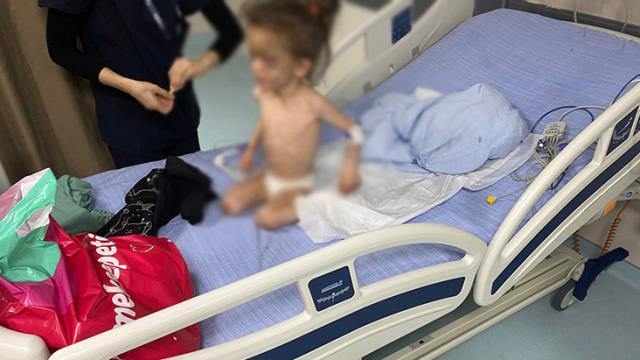 Günlerdir aç susuz yaşayıp şiddet gören kızın babası konuştu! Dehşete düşüren detaylar Günlerdir aç susuz yaşayıp şiddet gören kızın babası konuştu! Dehşete düşüren detaylar