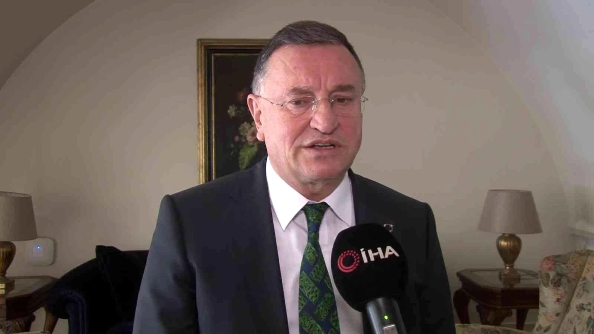 Lütfü Savaş: 'Hedefimiz ligi ilk 10'da bitirmek'
