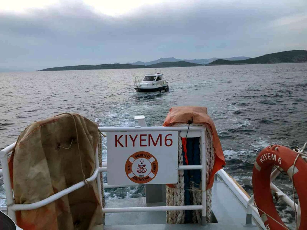 Makine arızası yapan tekne KIYEM ekiplerince kurtarıldı