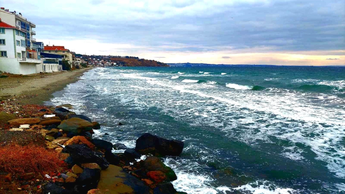 Marmara\'da deniz ulaşımına poyraz engeli