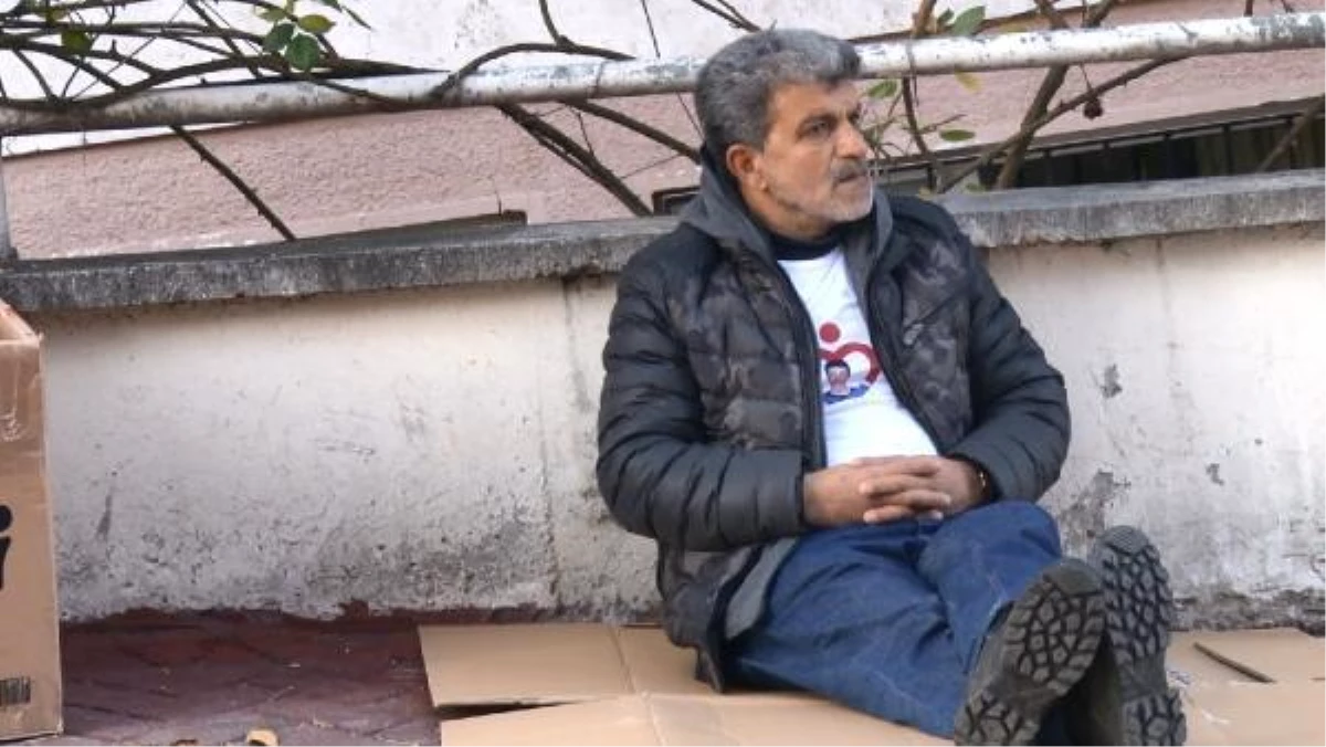 Oğlu kaçırılan babadan Ankara\'da, HDP önünde oturma eylemi