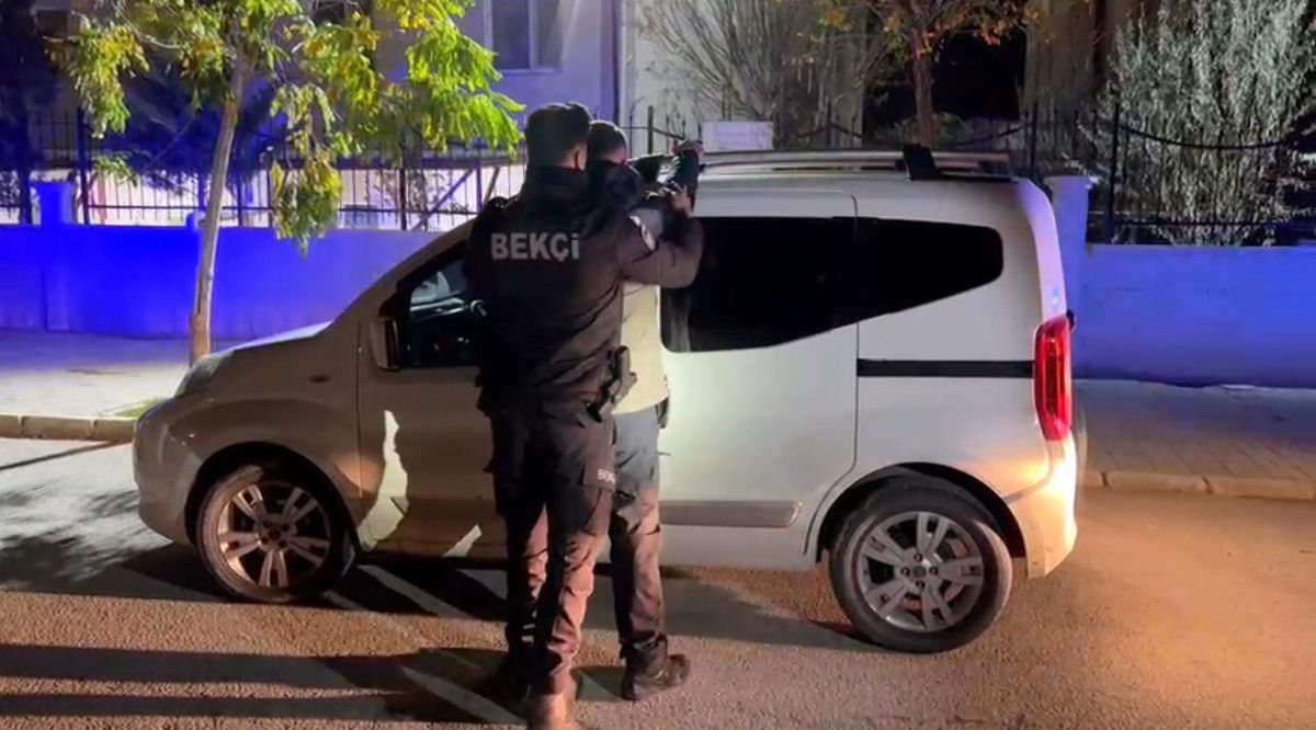 Öğrenci yurtları çevresinde polis denetimi