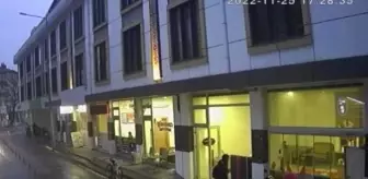 Okuldan dönen çocuğa sokak köpekleri böyle saldırdı