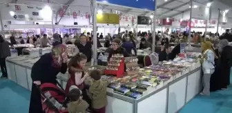 Osmaniye'de Kitap Fuarı'na yoğun ilgi