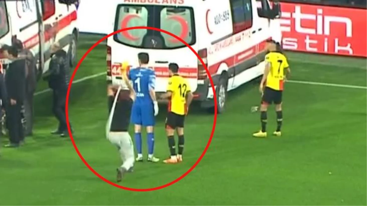 İzmir derbisinde kaleciye korner direkli saldırı! Göztepe-Altay maçı ertelendi