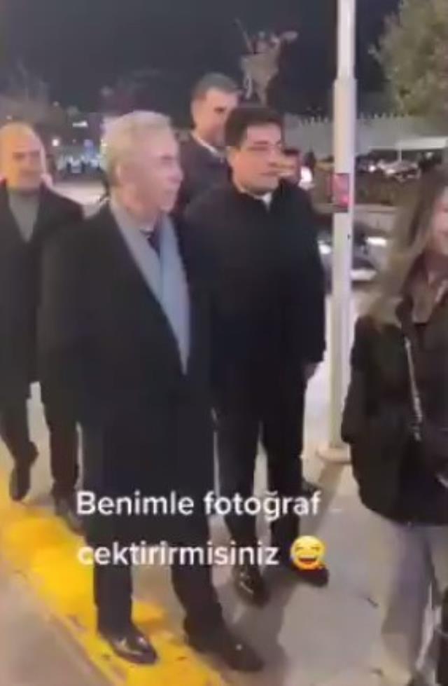 Utandıklarını görünce yanları gitti! Mansur Yavaş'ın genç kızlara sorduğu tek soru havalara uçurdu Utandıklarını görünce yanları gitti! Mansur Yavaş'ın genç kızlara sorduğu tek soru havalara uçurdu