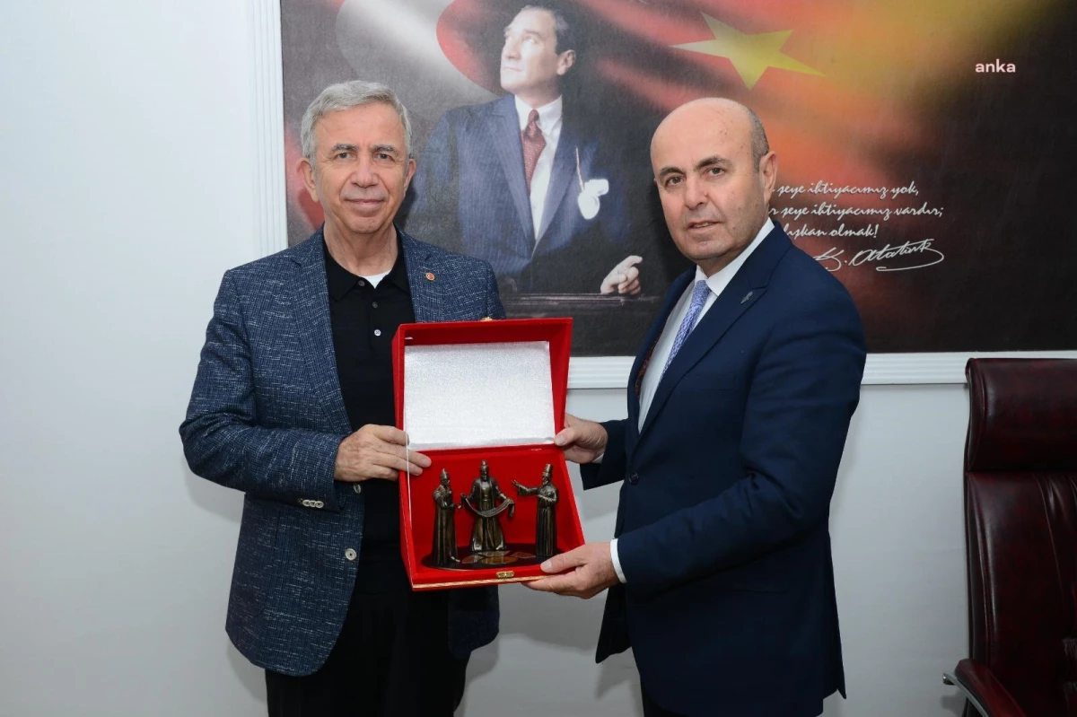 Abb Başkanı Mansur Yavaş, Kırşehir Belediye Başkanı Ekicioğlu\'nu Ziyaret Etti
