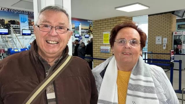 Acun Ilıcalı, 320 Hull City taraftarını uçağına doldurup Türkiye'ye getirdi Acun Ilıcalı, 320 Hull City taraftarını uçağına doldurup Türkiye'ye getirdi