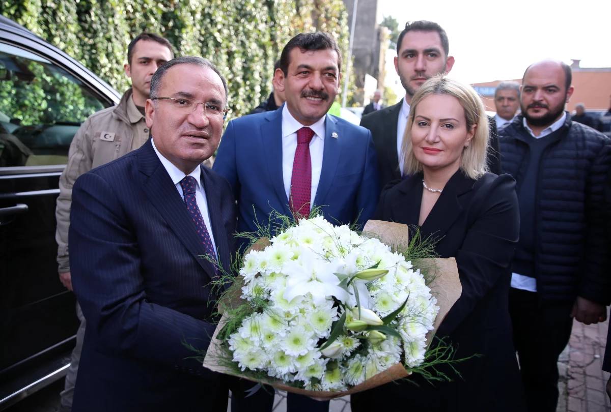 Adalet Bakanı Bozdağ, Zonguldak\'ta partililerle buluşmasında konuştu Açıklaması