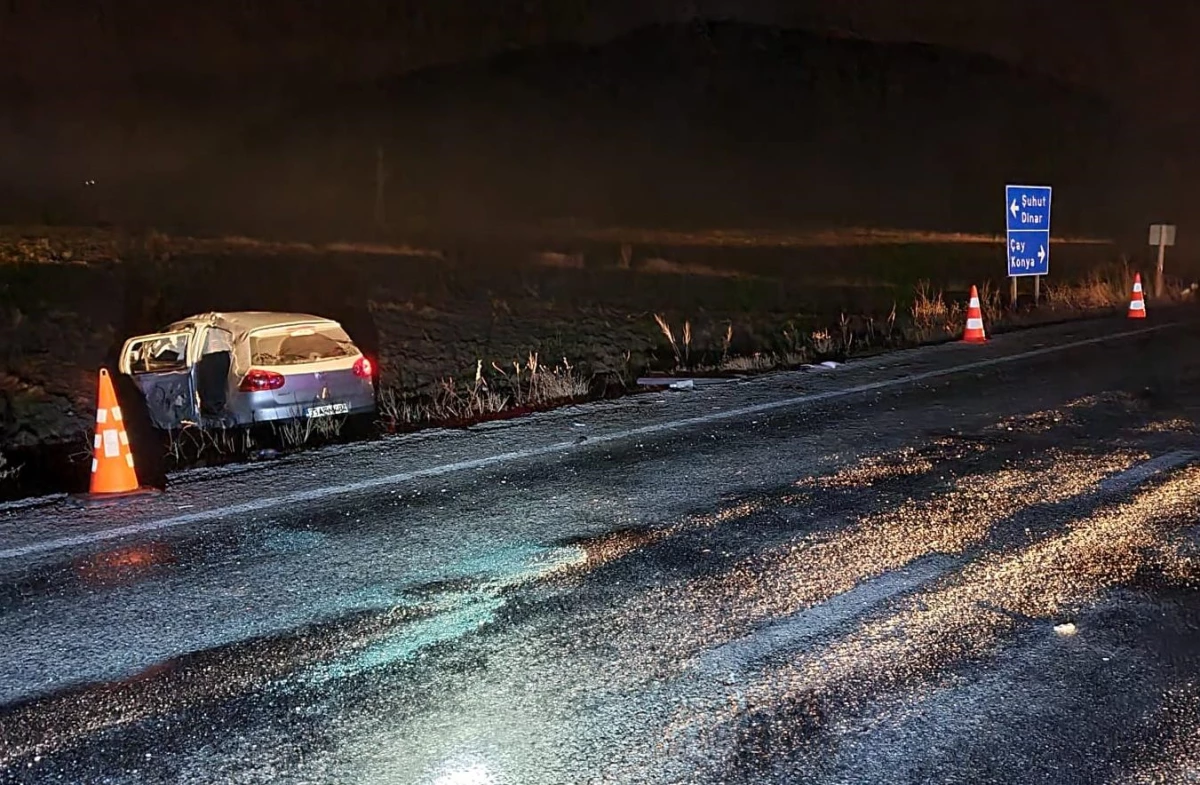 Afyonkarahisar\'da tır ile otomobilin çarpıştığı kazada 8 kişi yaralandı