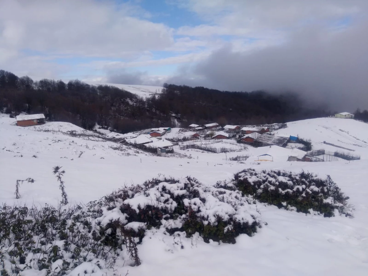 Amasya\'nın yüksek kesimlerine kar yağdı