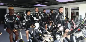 Beşiktaş günün ilk idmanını salonda yaptı