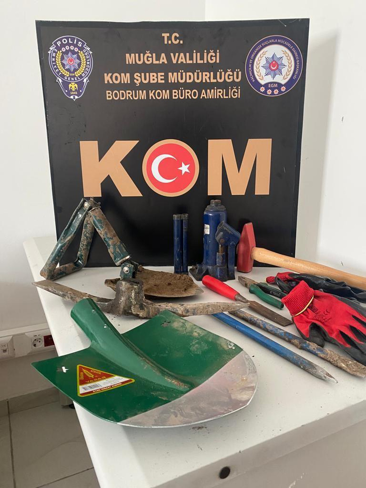 Bodrum\'da kaçak kazıya baskın: 2 gözaltı