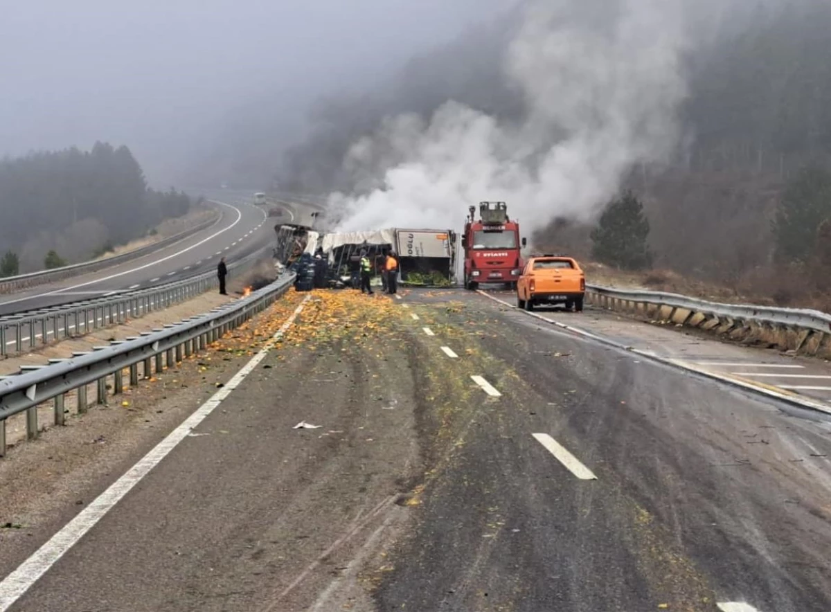 Bolu\'da seyir halindeki tırda çıkan yangın söndürüldü