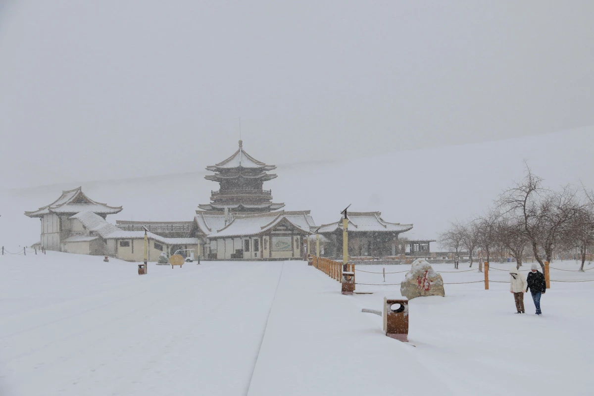 Çin\'in Kuzeybatısından Bir Kar Manzarası