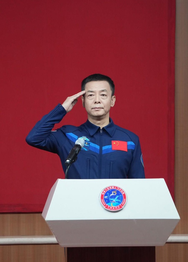 Çin'in Shenzhou-15 Misyonunun Taykonotları Basınla Buluştu