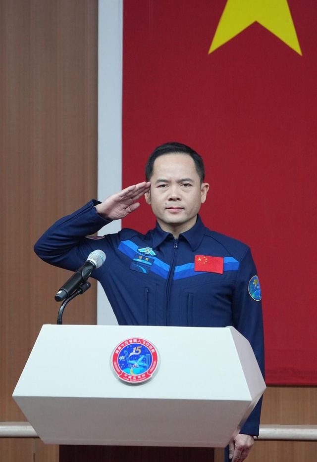 Çin'in Shenzhou-15 Misyonunun Taykonotları Basınla Buluştu