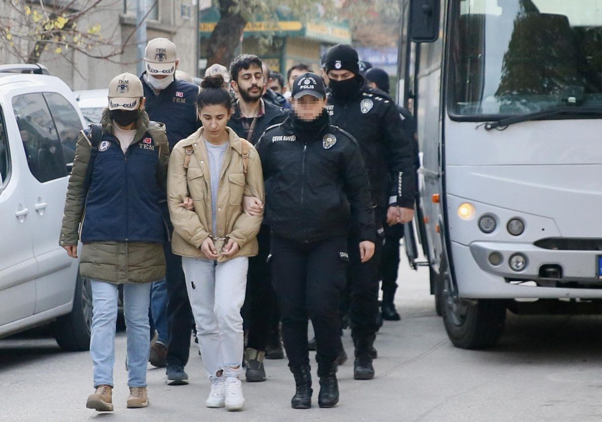 Eskişehir\'de PKK/KCK\'ya yönelik operasyonda yakalanan 8 şüpheliden 4\'ü tutuklandı