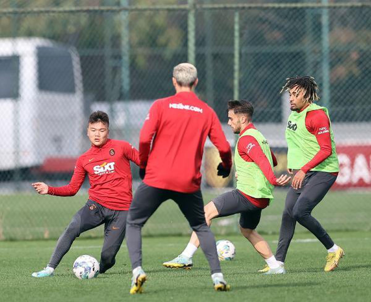 Galatasaray\'da hazırlıklar devam ediyor