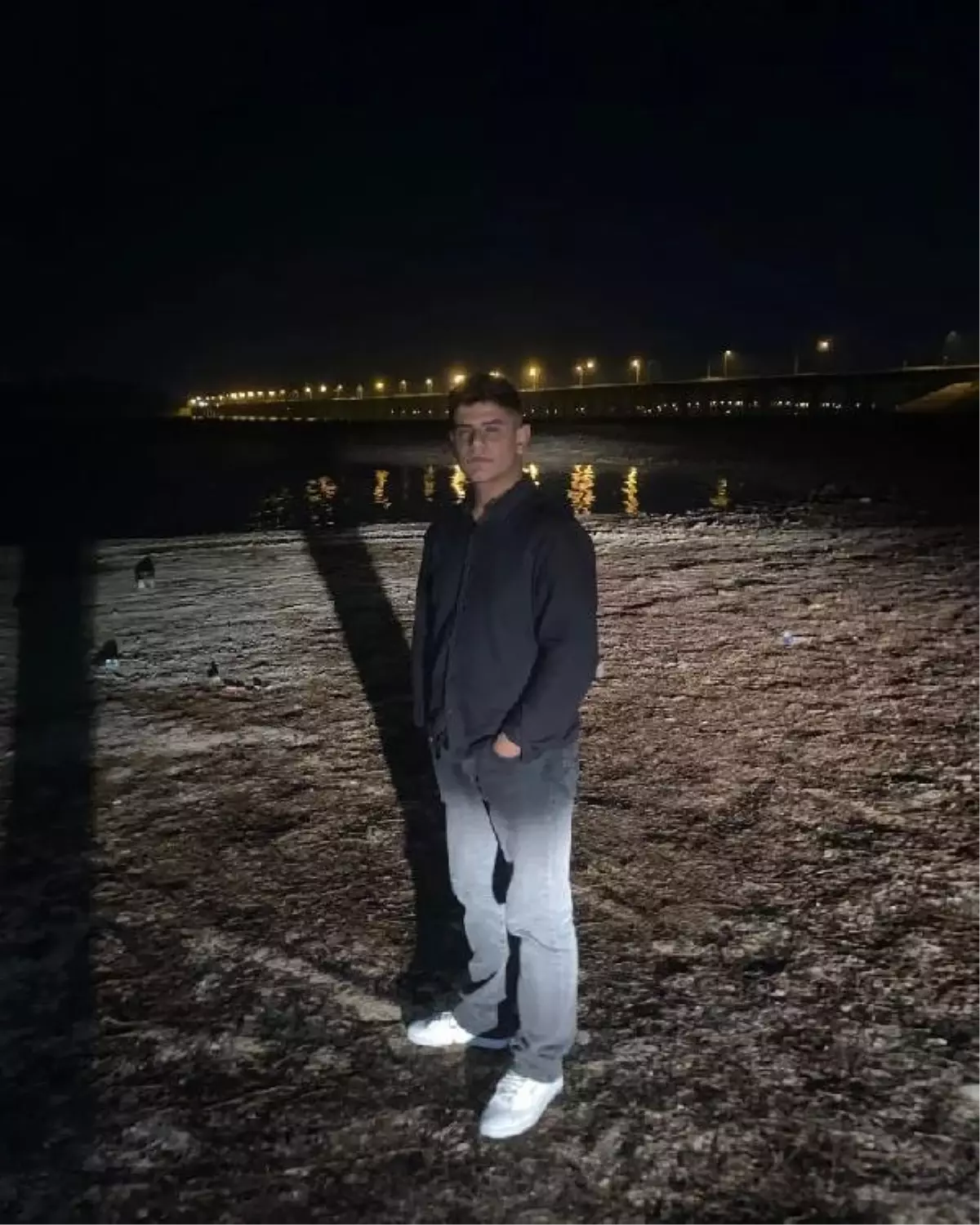 Husumetlileri sopayla döverek öldürdü