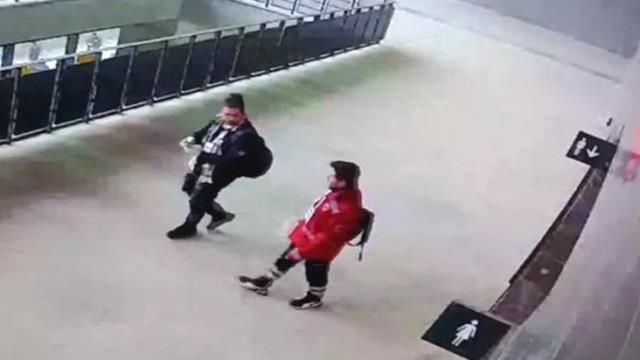 İlk vukuatı değilmiş! Derbiye fişekleri sokan ambulans şoförünün sabıka kaydında çarpıcı detay İlk vukuatı değilmiş! Derbiye fişekleri sokan ambulans şoförünün sabıka kaydında çarpıcı detay