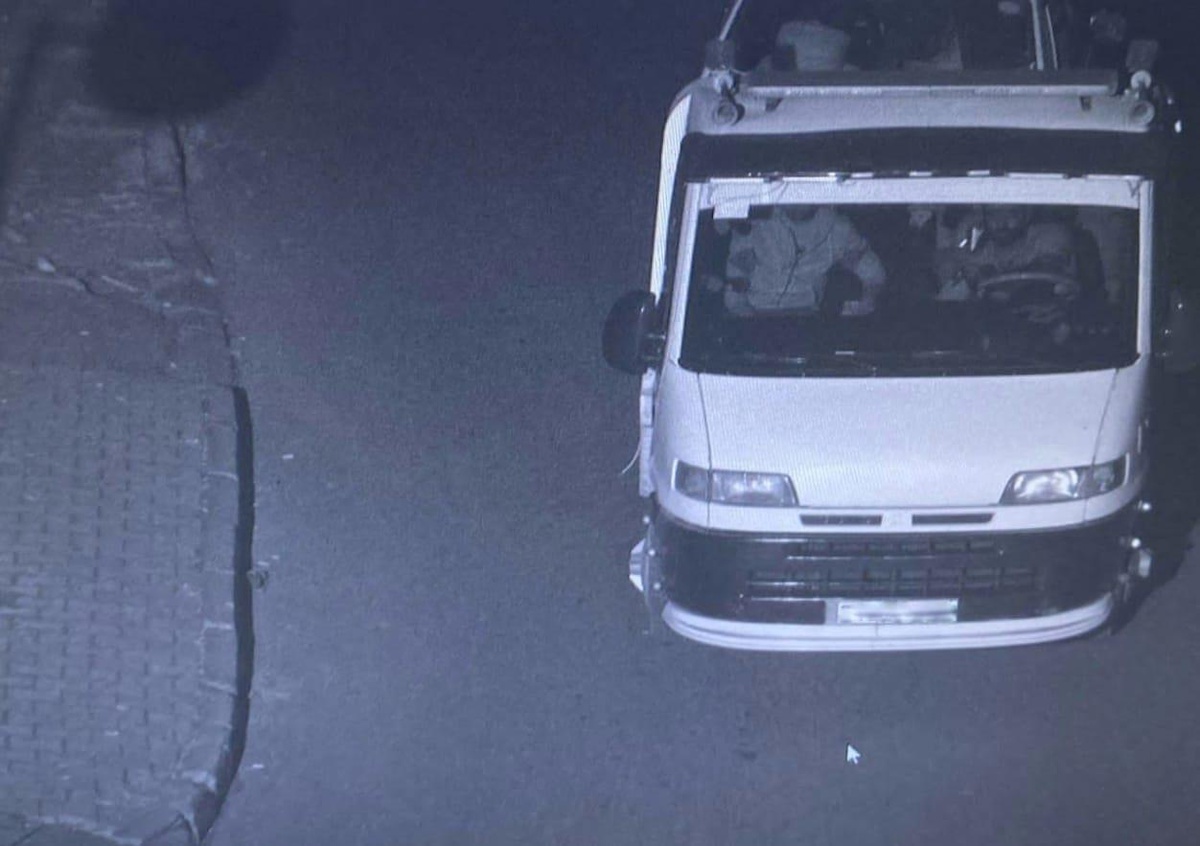 İstanbul\'da onarım için tamirciye bırakılan otomobili çaldığı öne sürülen kişi yakalandı