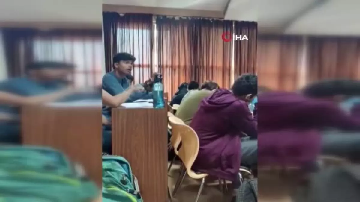Müslüman öğrenciye "terörist" benzetmesi yapan profesör açığa alındı