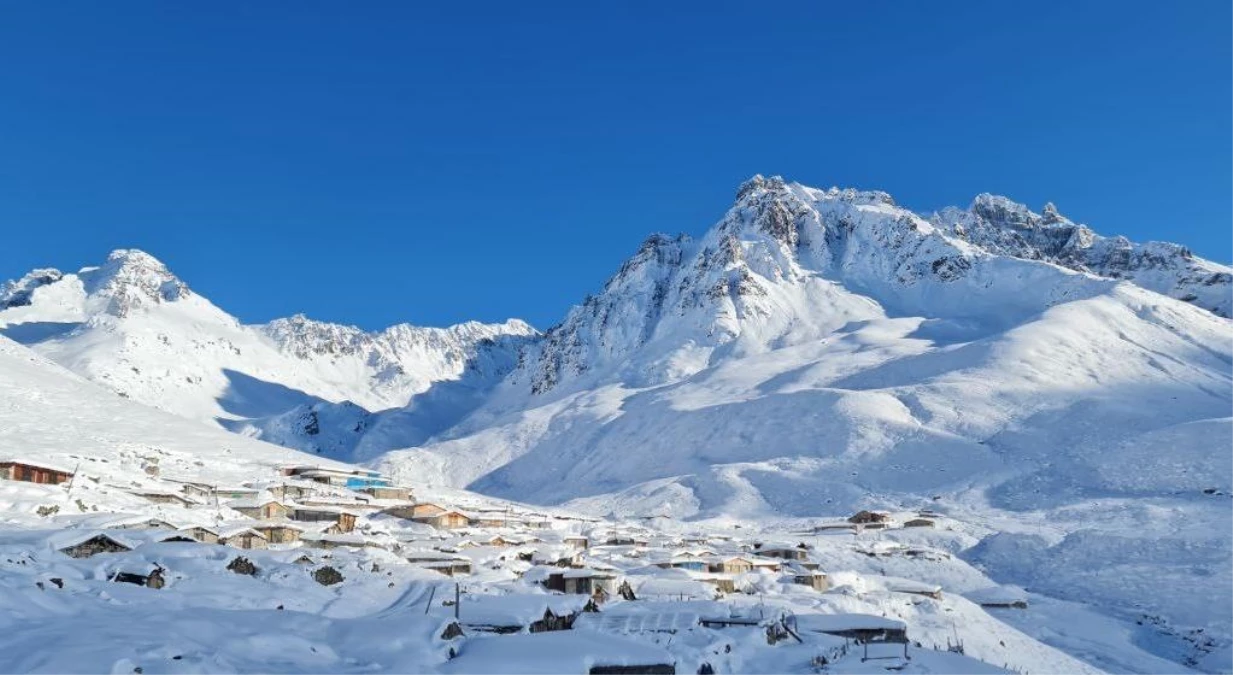 Rize\'nin yüksek kesimlerine kar yağdı