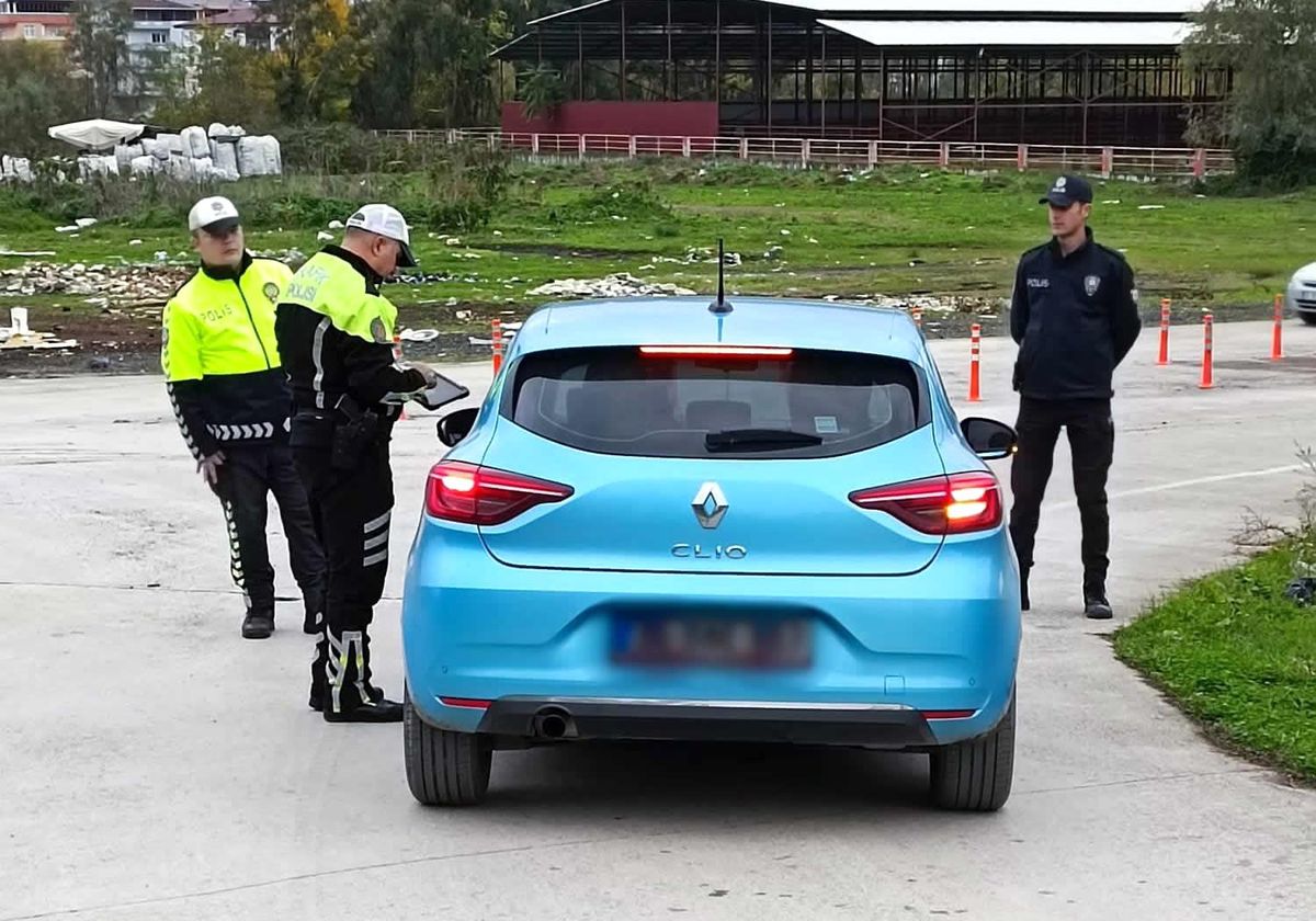 Samsun\'da 2 bin 275 araç ve sürücüye ceza, 143 araca trafikten men